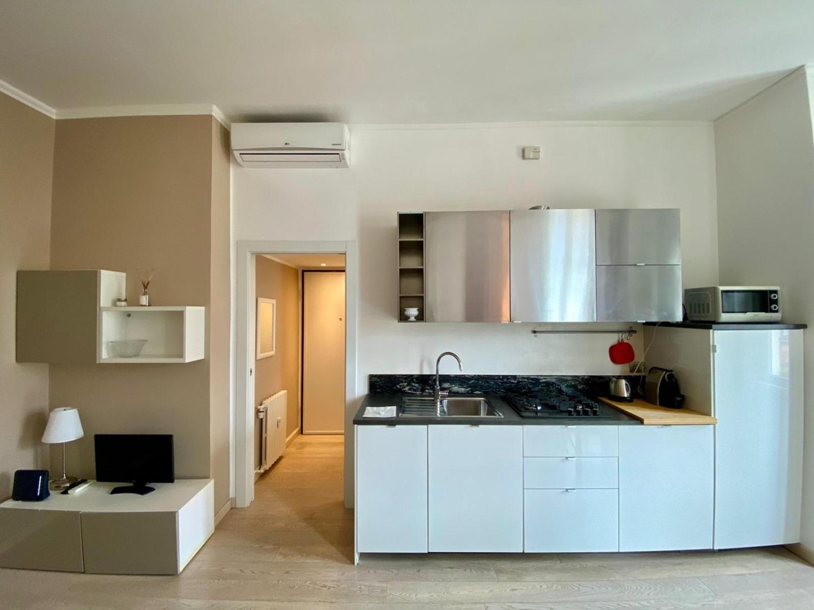 Piazzale Susa Bright Flat Con Veranda Milan Exterior photo