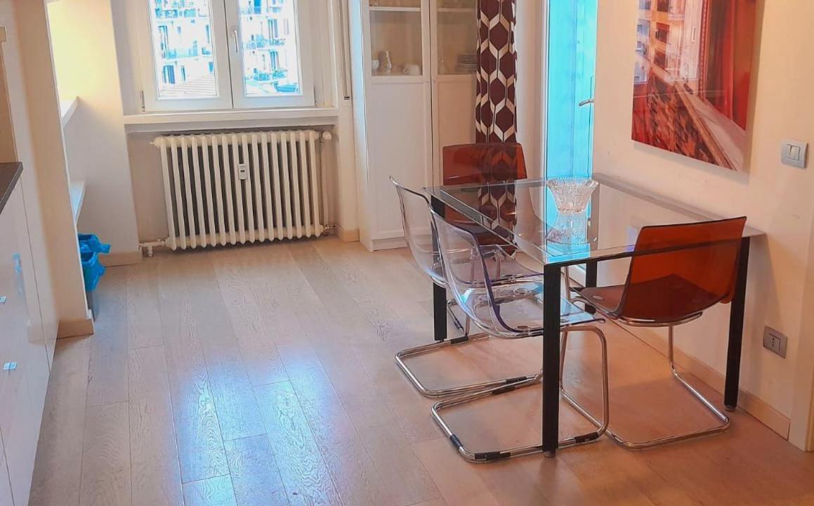 Piazzale Susa Bright Flat Con Veranda Milan Exterior photo